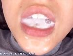 Heiße Amateur-Mädels kriegen Sperma auf ihre Zungen
